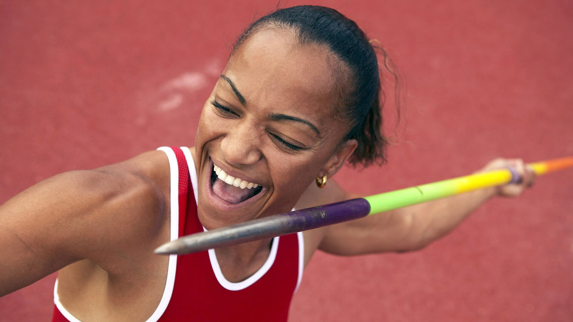 游泳与水球队协同训练提高整体表现，游泳联合组队